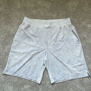 Men’s Lululemon shorts